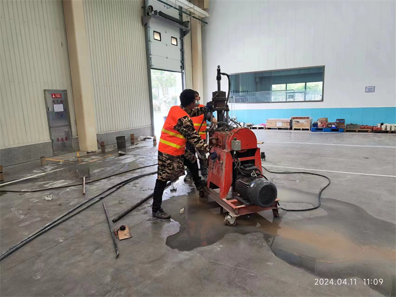 阿克苏厂房地面下沉塌陷注浆加固施工